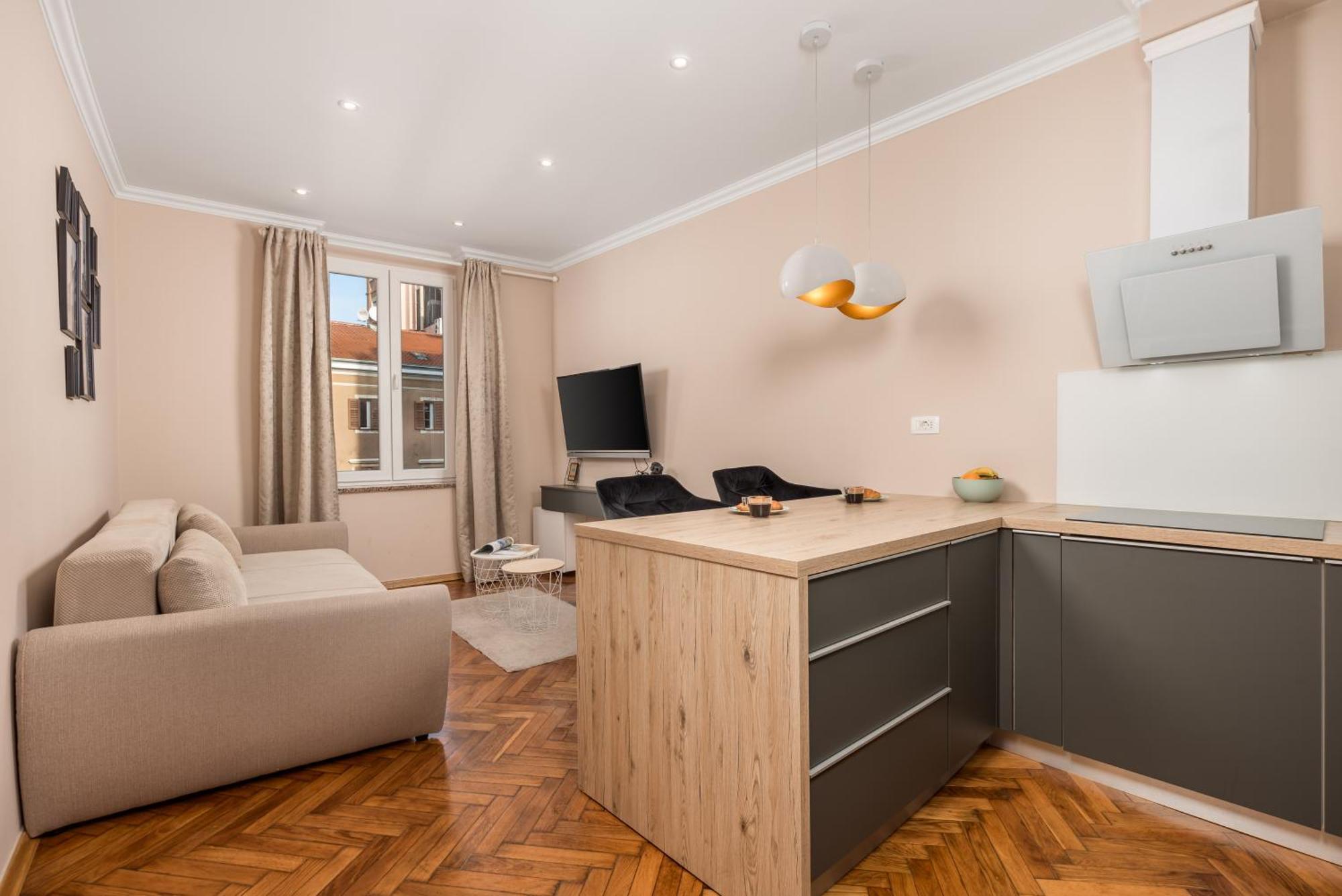 Apartments Neo Rijeka Exterior photo